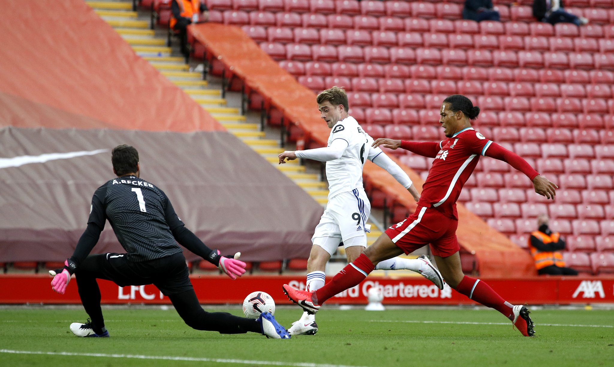 首盘比赛中 首盘比赛中