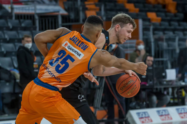 备受瞩目 备受瞩目